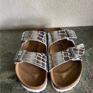 New Arizona Birkenstock ladies size 9